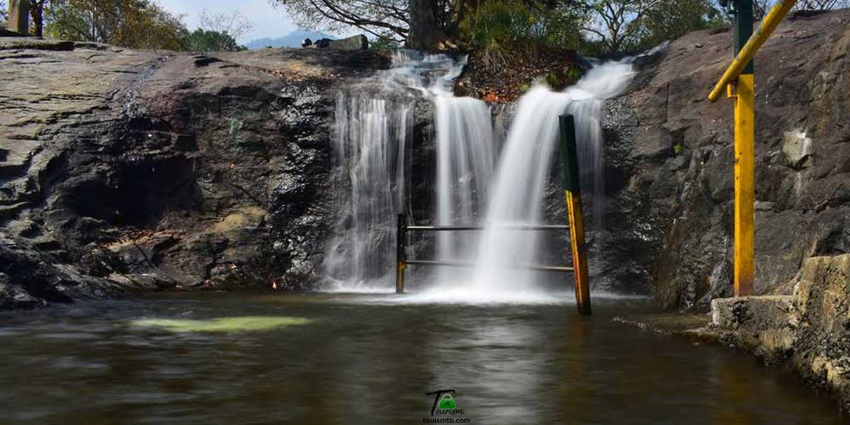 Beautiful View of the Kumbakkarai Falls