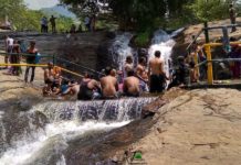 List of 10 Beautiful Waterfalls In Kodaikanal People Enjoying in Kumbakarai Waterfalls